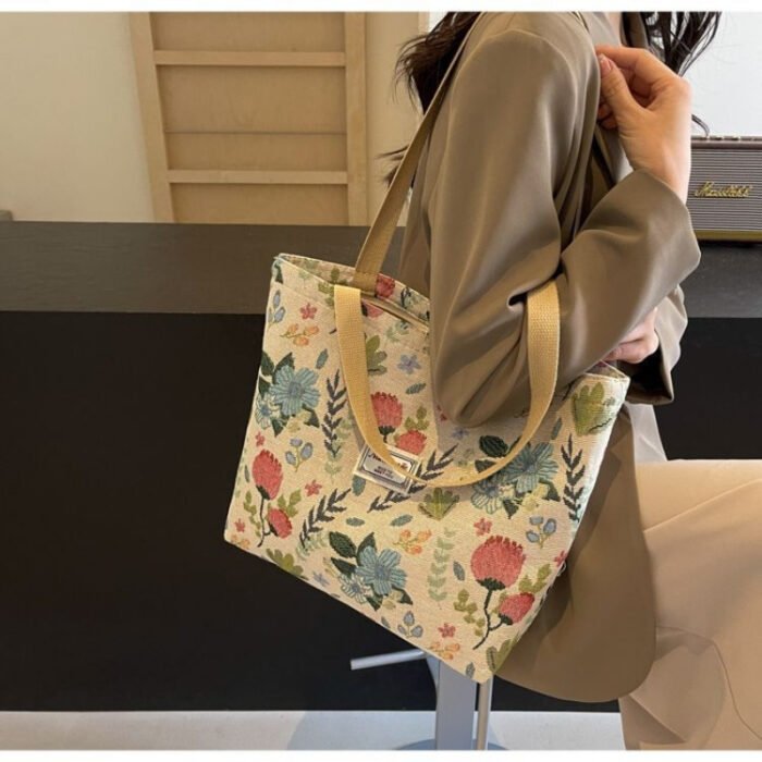 [Stylish Tote Bag] Stylish Large Capacity Women's Floral Print Tote Bag | Synthetic Fabric with Zipper Closure, Spacious Casual Shoulder Bag for Work, Commute & Shopping, Sturdy Handle Design - Image 10