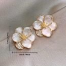 1 Pair Elegant White Floral Earrings with Golden-Tone Accents, Intricate Petal & Center Detailing - Hypoallergenic Alloy Jewelry for Daily Wear, Vacations, Valentine’s Day Gifts - Year-Round Versatile Accessories