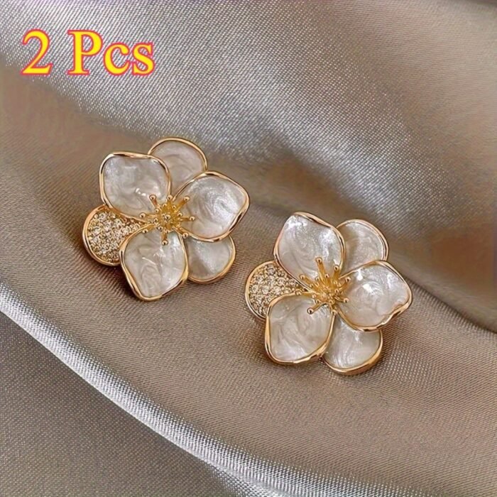 1 Pair Elegant White Floral Earrings with Golden-Tone Accents, Intricate Petal & Center Detailing - Hypoallergenic Alloy Jewelry for Daily Wear, Vacations, Valentine’s Day Gifts - Year-Round Versatile Accessories - Image 3