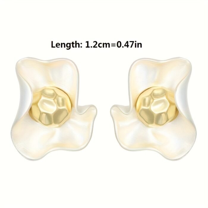Vintage Matte White Petal Stud Earrings - Unique, Lightweight Alloy Fashion Accessories with Golden Centers, Retro Chic Design for Everyday Wear, Quirky Earrings - Image 6