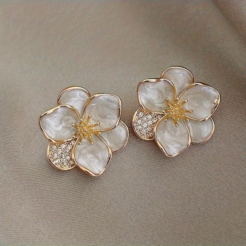 1 Pair Elegant White Floral Earrings with Golden-Tone Accents, Intricate Petal & Center Detailing - Hypoallergenic Alloy Jewelry for Daily Wear, Vacations, Valentine’s Day Gifts - Year-Round Versatile Accessories
