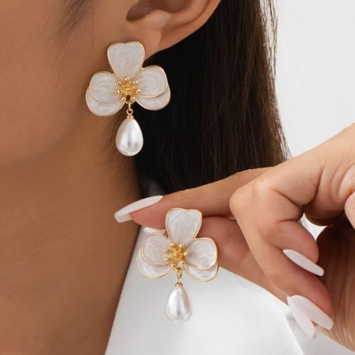 Elegant White Floral Drop Earrings with Imitation Pearl - Golden-Tone, Bohemian Style for Daily Wear, Parties & Vacations, Vacation Accessories | Floral Earrings | Imitation Pearl Earrings