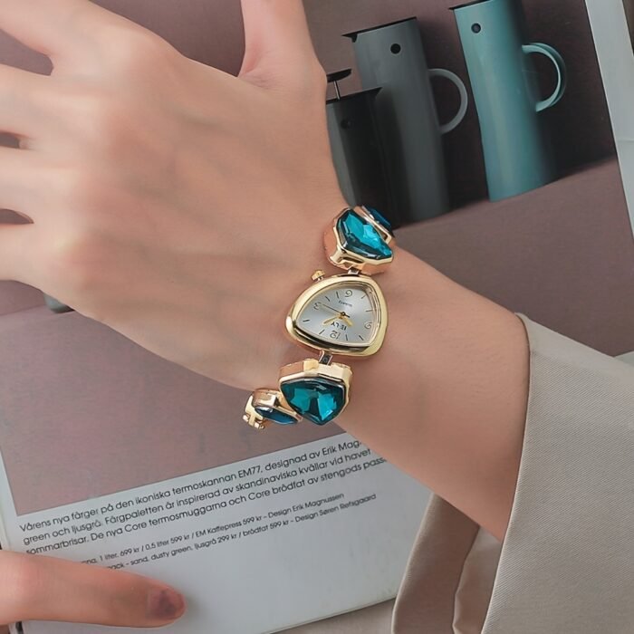 New Women's Watch with Minimalist Multicolor Elegant Dial, Alloy Quartz Movement, Suitable for Daily Wear and Birthday Gift Choice