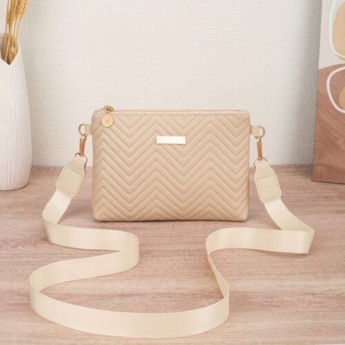 2025 New Women'S V-Text Quilted Crossbody Bag - Detachable Shoulder Strap Zipper Closure, Beige/Black, Fashionable Handbag for Casual and Formal Occasions, Multi-Functional Accessory with Polyester Lining and Golden Hardware, Suitable for All Four Seasons