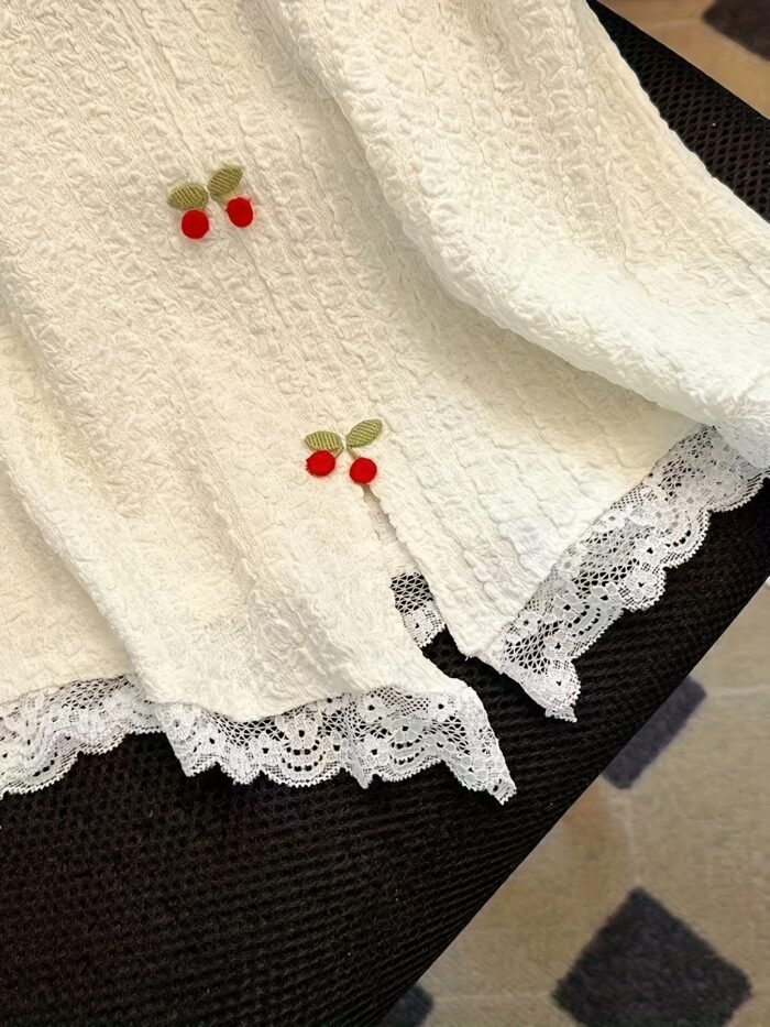Patchwork Lace Stretch Top - Image 4