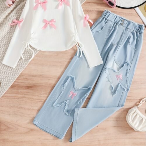 A Sweet And Playful Outfit for Girls Featuring Denim Long Pants, Adorned with a Pink Bow, Paired with a White Long-Sleeve Top, It'S Stylish And Versatile, Machine Washable, Perfect for Spring And Autumn Wear, Suitable for Everyday Outfits And Outings, for Outdoor